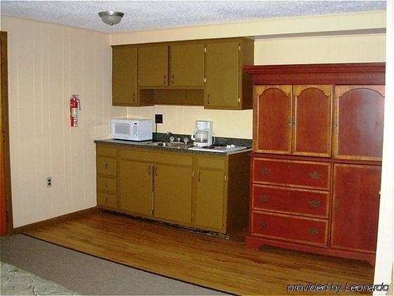 Red Carpet Inn On The Lake - Oneonta Esterno foto