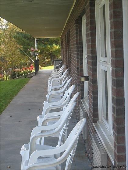 Red Carpet Inn On The Lake - Oneonta Servizi foto