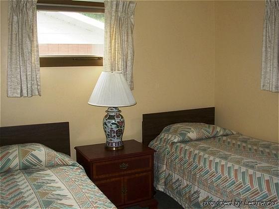 Red Carpet Inn On The Lake - Oneonta Esterno foto