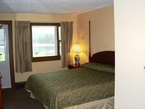 Red Carpet Inn On The Lake - Oneonta Camera foto