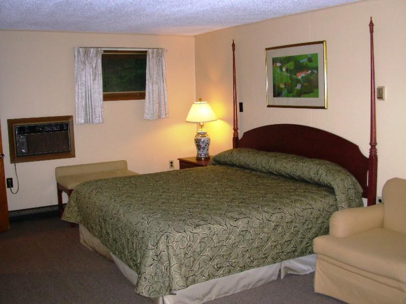 Red Carpet Inn On The Lake - Oneonta Camera foto