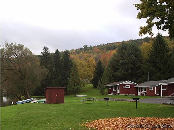 Red Carpet Inn On The Lake - Oneonta Esterno foto