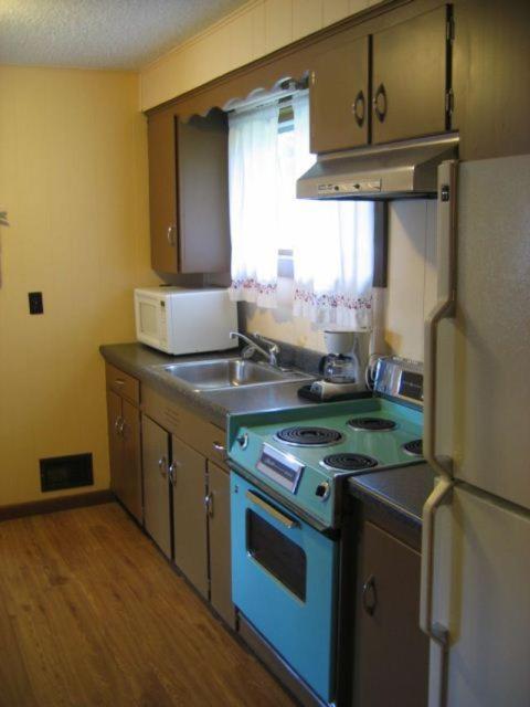 Red Carpet Inn On The Lake - Oneonta Camera foto